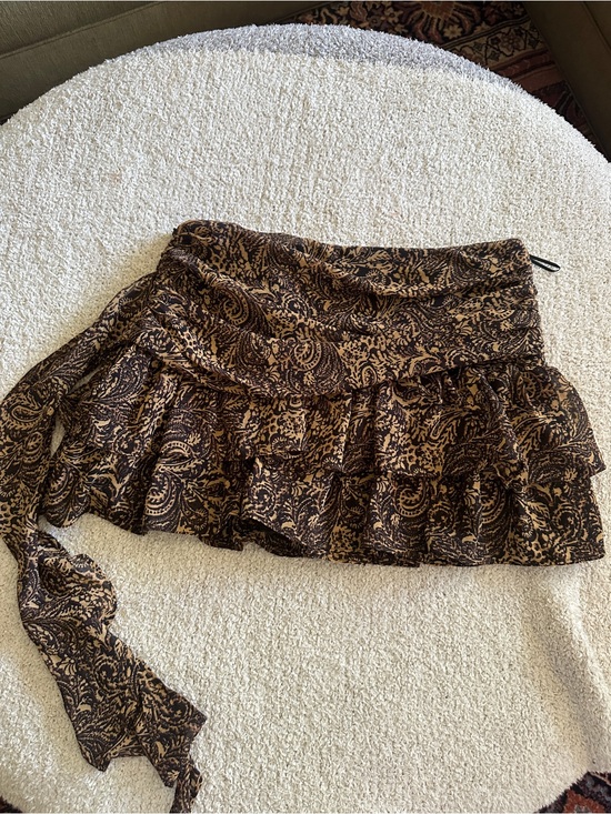 Zara Dresses & Skirts - Zara PLEATED RUFFLE SKORT
LEOPARD / TAUPE BROWN 0/3152/526/042/03